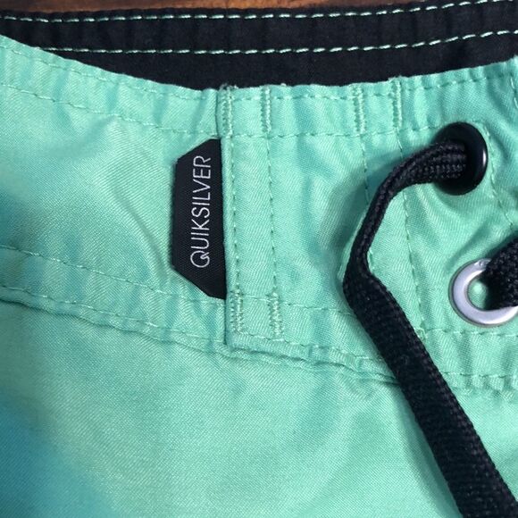 QUIKSILVER Boy’s Boardshorts Bright  Green Size 26 - Picture 3 of 7
